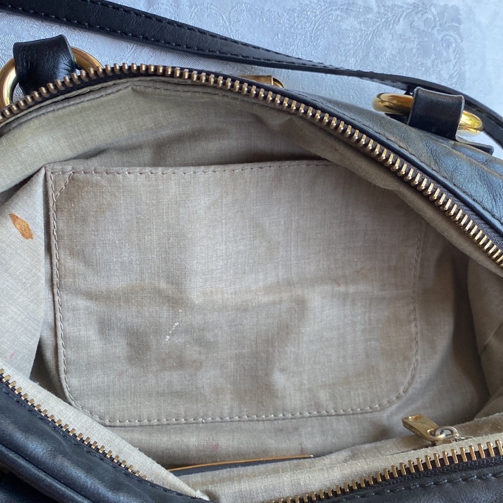 Marc Jacobs soft black leather handbag.  Duel Cross body / shoulder handbag. - Picture 8 of 9